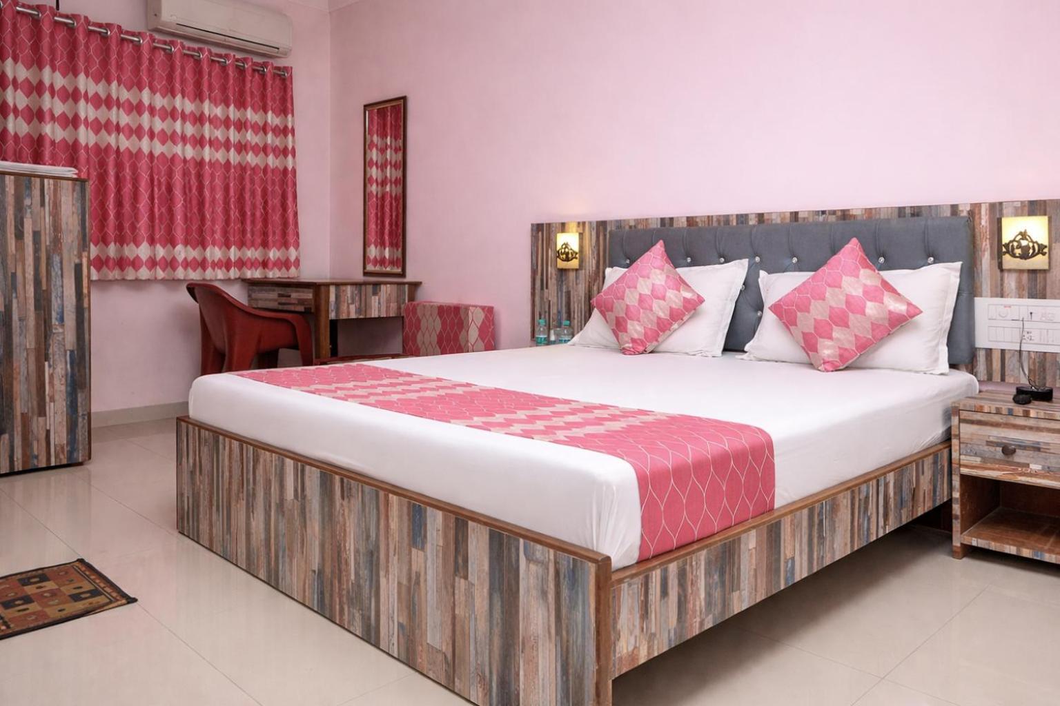 Srk Hotel- Grant Road — Photos 1